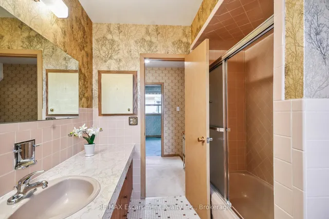 Additional image 24 of 3212 Cedartree Cres