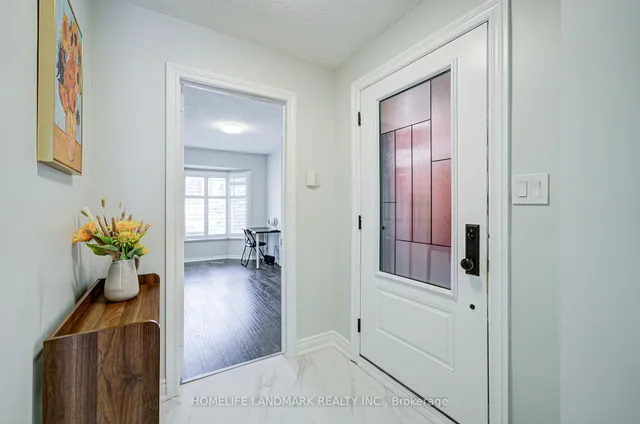 Additional image 6 of 2006 Glenada Cres Unit 27