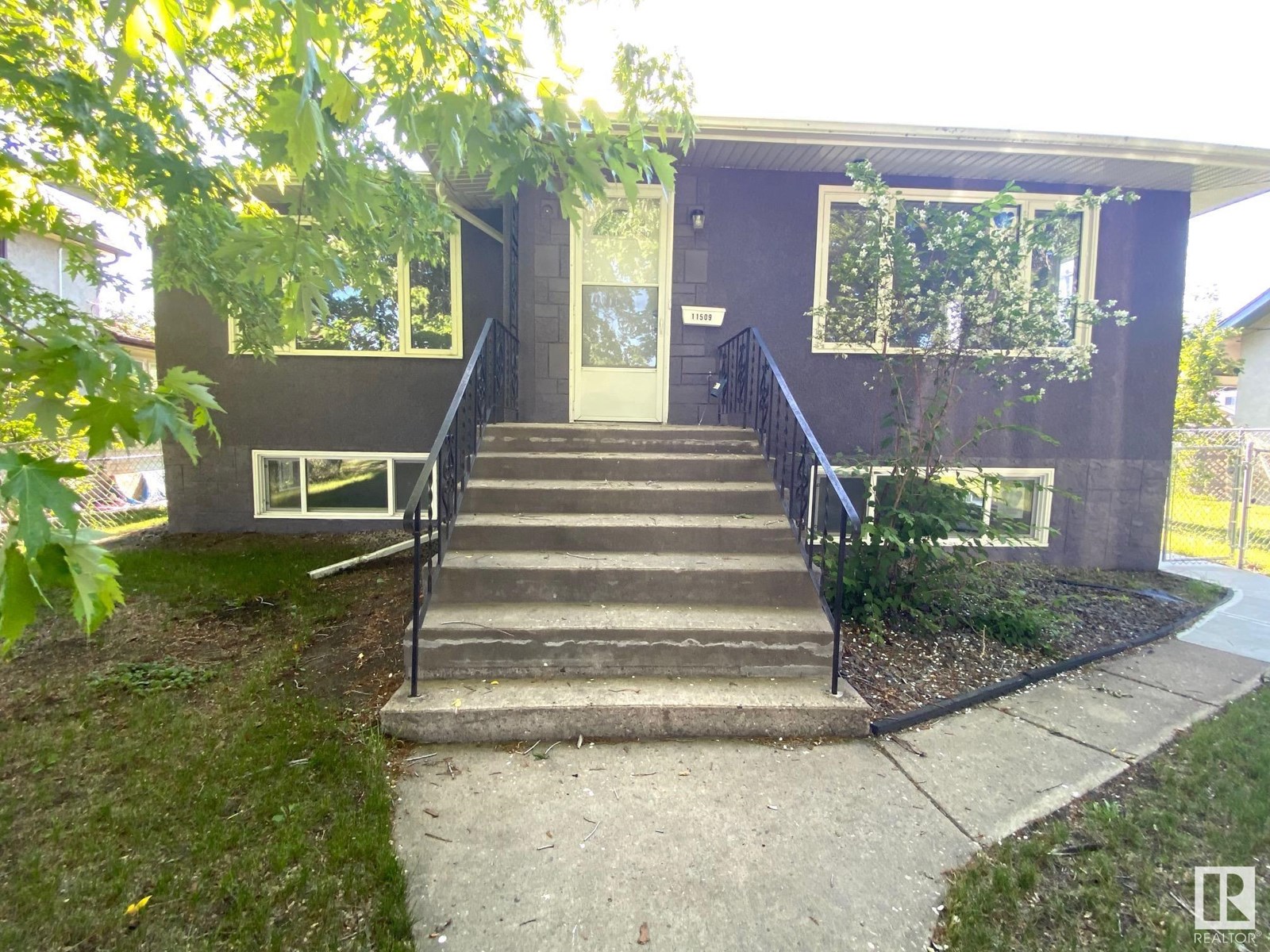 11509 84 ST NW|Edmonton, Alberta T5B3B6