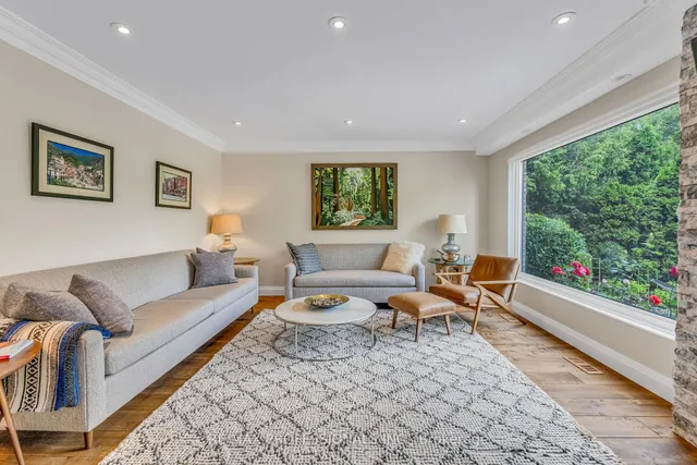 Additional image 8 of 53 Decarie Circ