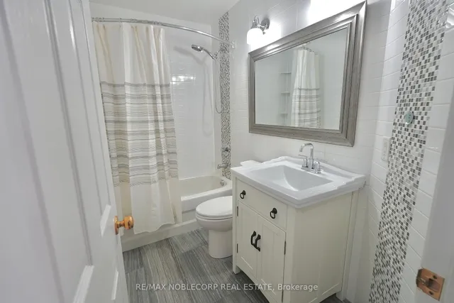 Additional image 15 of D-17 Overlea Blvd