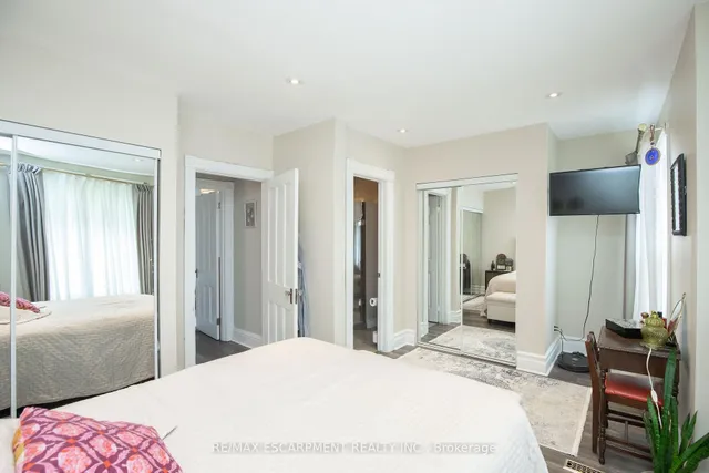 Additional image 19 of 167 NAPIER St