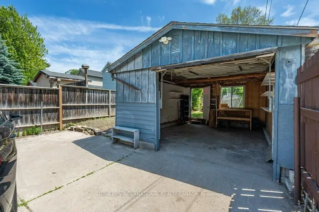 Additional image 31 of 692 Woodbine Ave