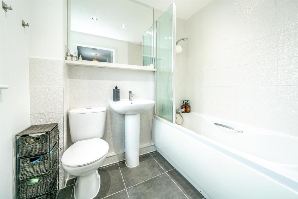 Additional image 16 of Kestrel Way, St. Albans