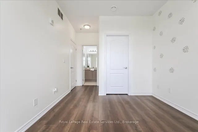 房产图片 20 - 1370 Costigan Rd 单元 301