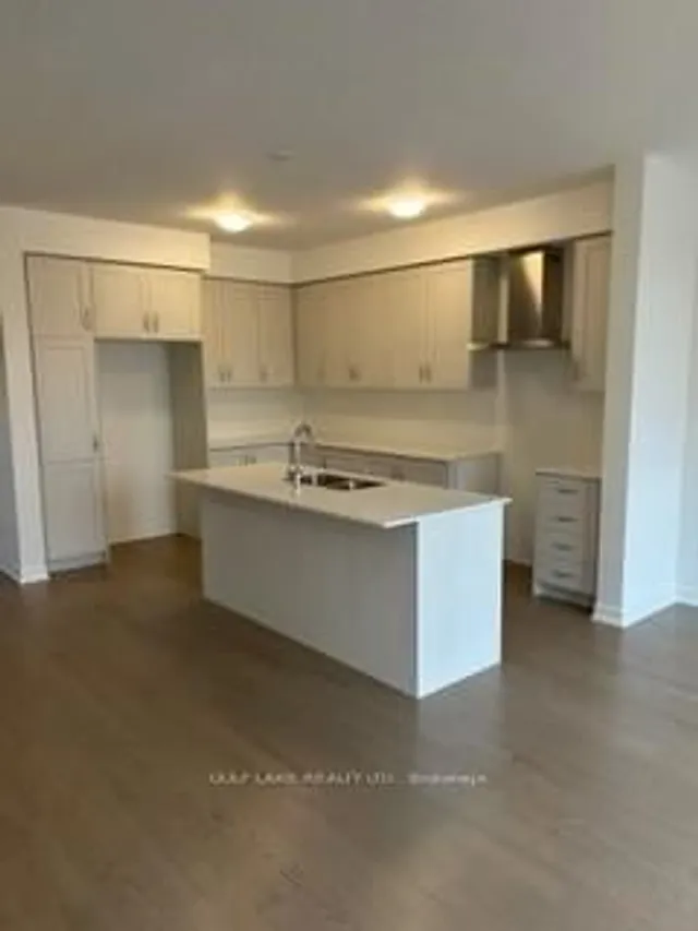 Additional image 2 of 307 Bergamot Ave