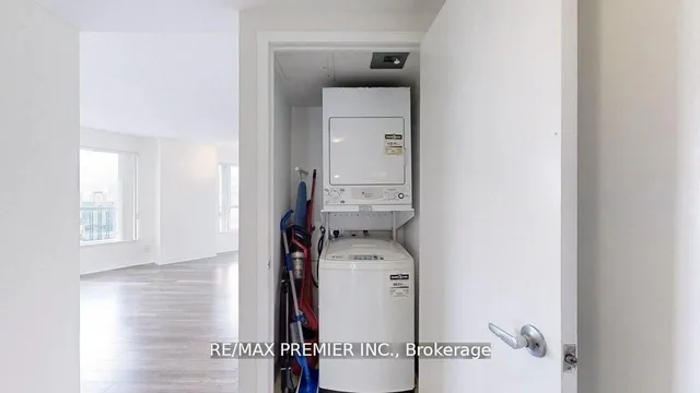 Additional image 12 of 36 Lee Centre Dr Unit 3010