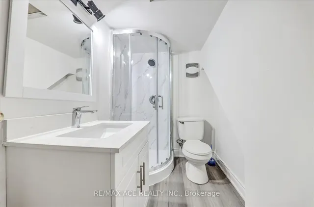 Additional image 35 of 88 Courtleigh Sq