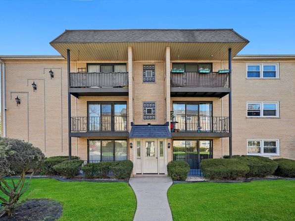 6568 W Roscoe St #2N, Chicago, IL 60634