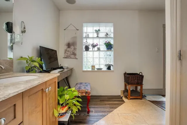 Additional image 5 of 76 Don Valley Dr