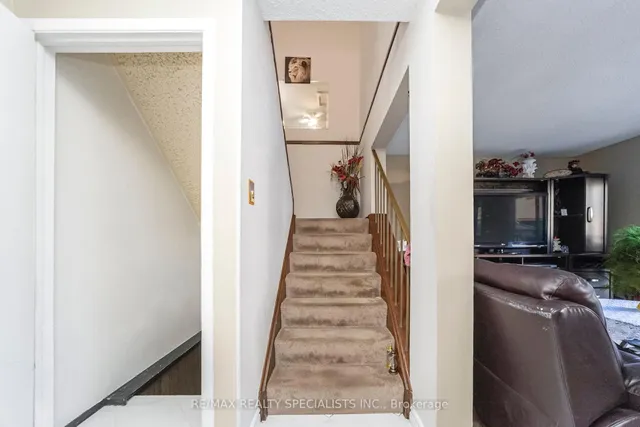 Additional image 26 of 30 Hardcastle Crt