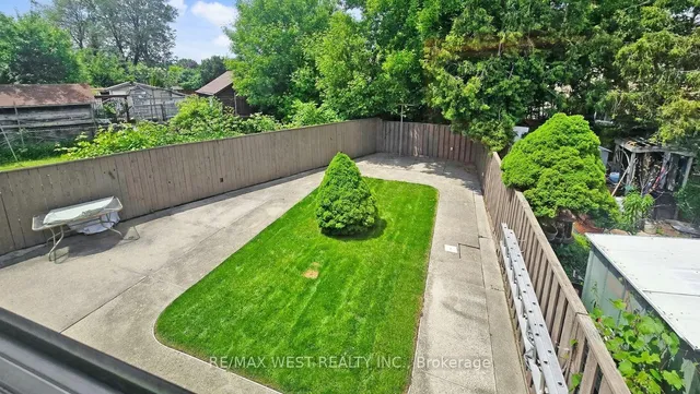 Additional image 39 of 12 Franson Cres