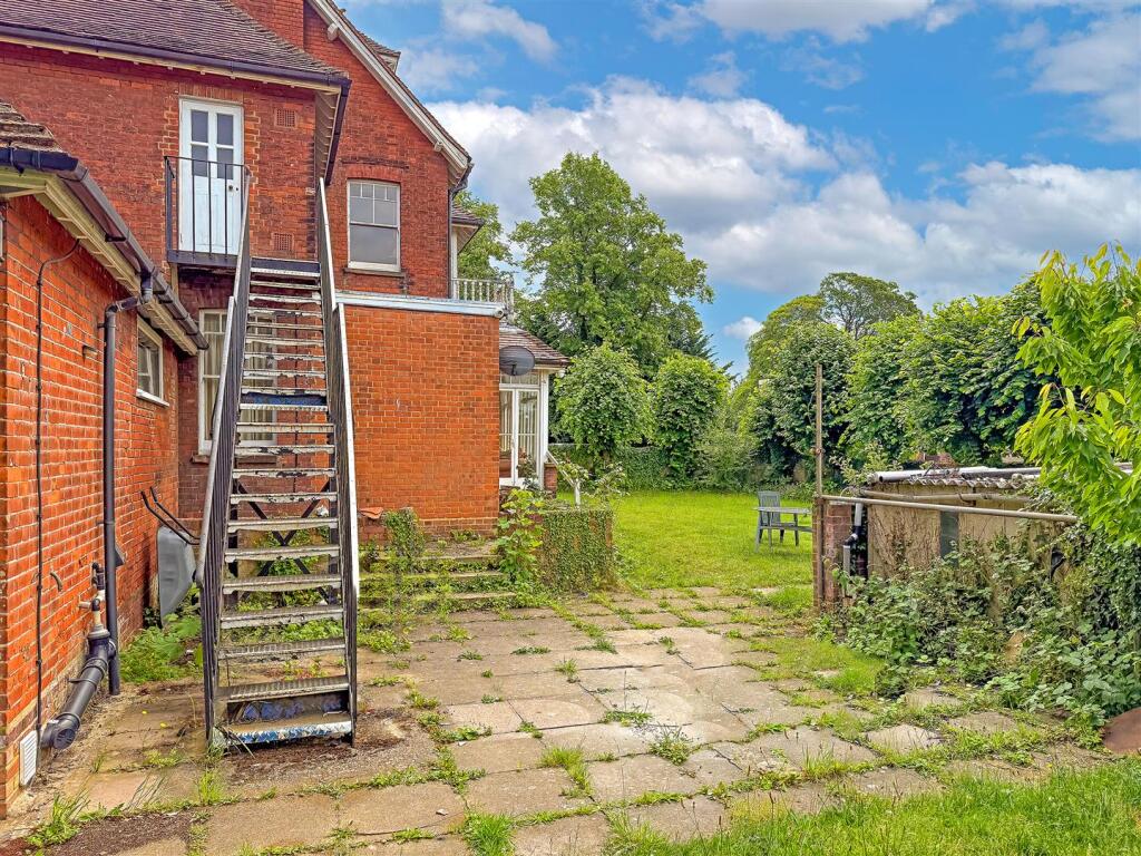 Additional image 24 of Ridgmont Road, St Albans