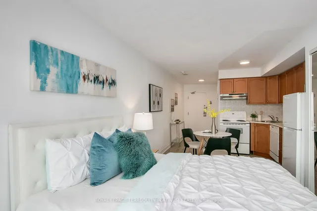 Additional image 6 of 650 Queens Quay Unit 1206