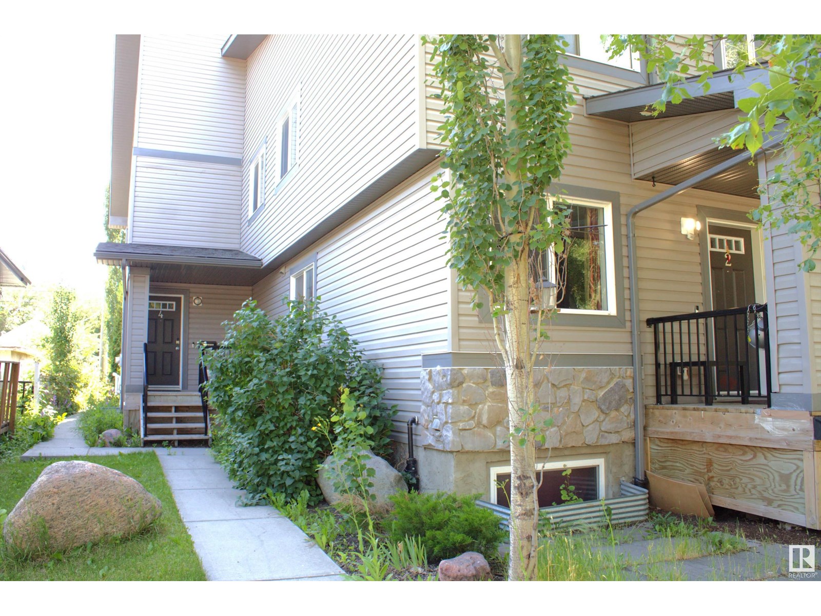 #4 11721 92 ST NW|Edmonton, Alberta T5G1A2