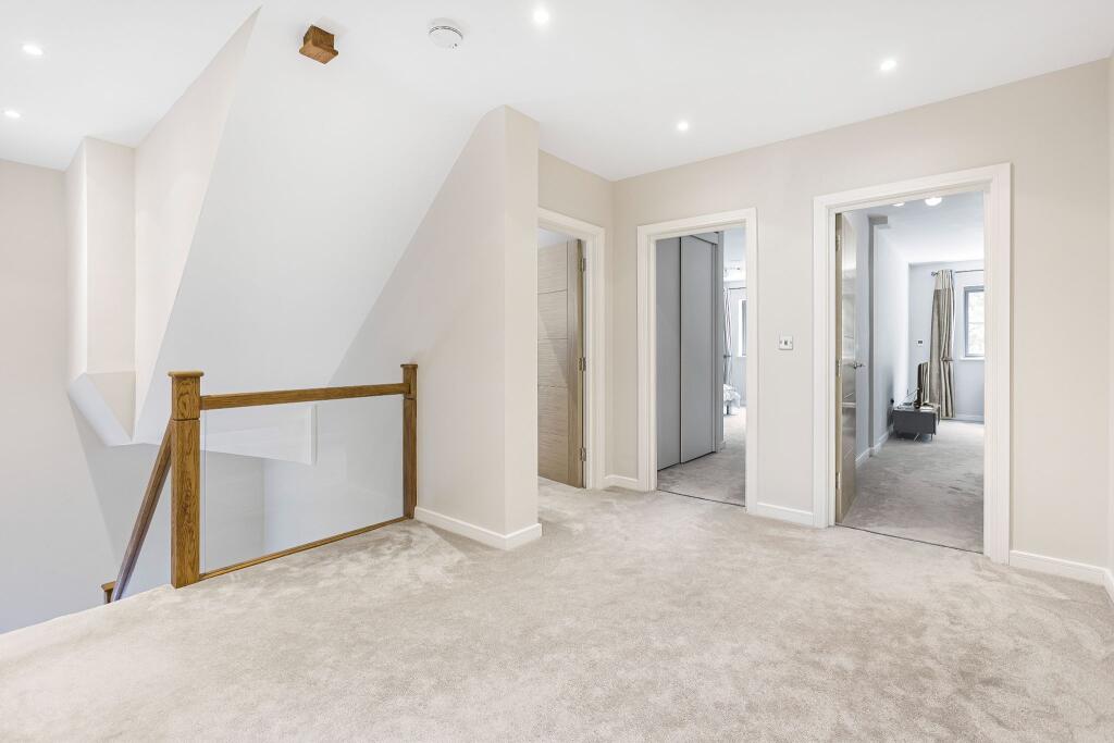 Additional image 14 of Pine Grove, Brookmans Park, AL9