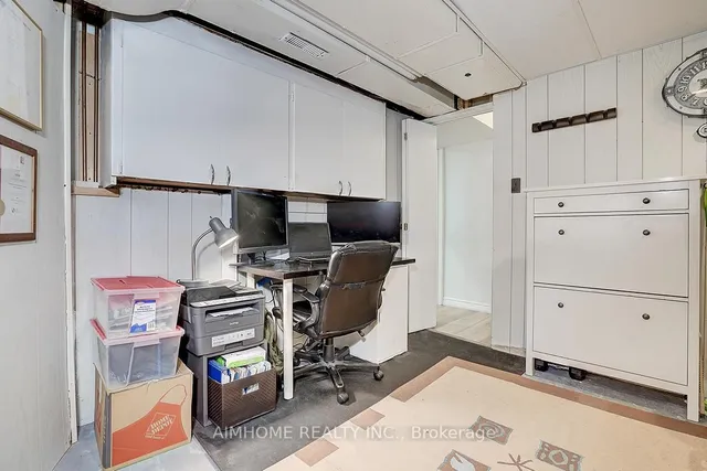 Additional image 40 of 238 KENT Cres