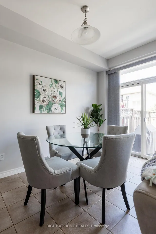 Additional image 20 of 56 Marina Point Cres