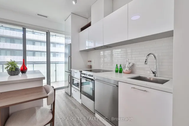 Additional image 19 of 50 Charles St Unit 3707