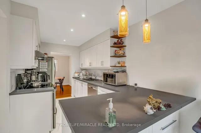 Additional image 17 of 102 Micmac Cres