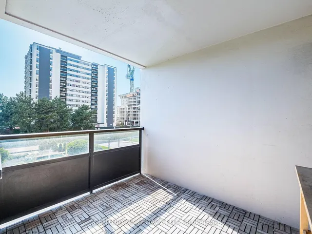 房产图片 30 - 多伦多西大道551号西区商场310单元