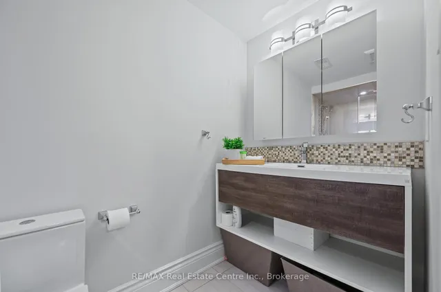 Additional image 40 of 47 Valentine Dr