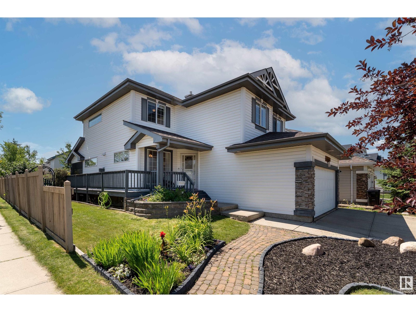 11805 10A AV NW|Edmonton, Alberta T6J7A7