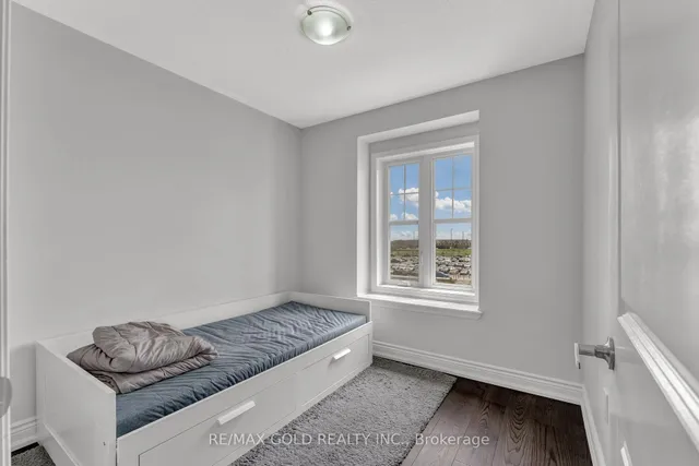 Additional image 24 of 37 Baycliffe Cres