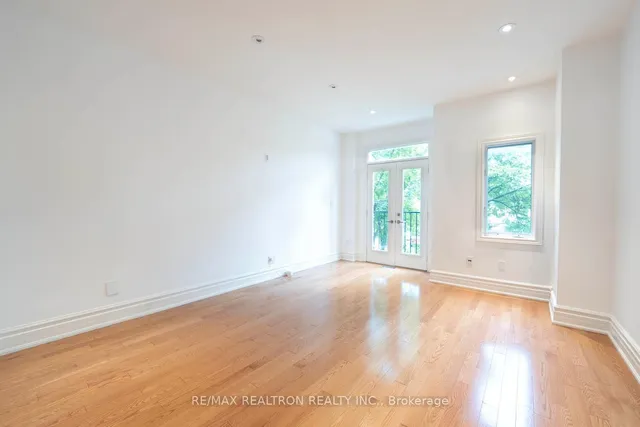 Additional image 7 of 886 Pape Ave