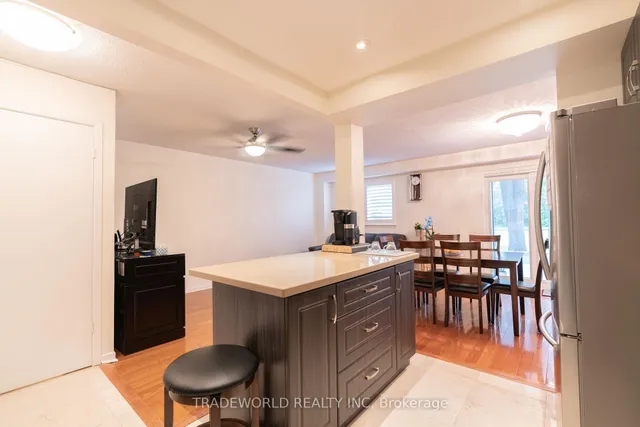 Additional image 14 of 18 Carl Cres