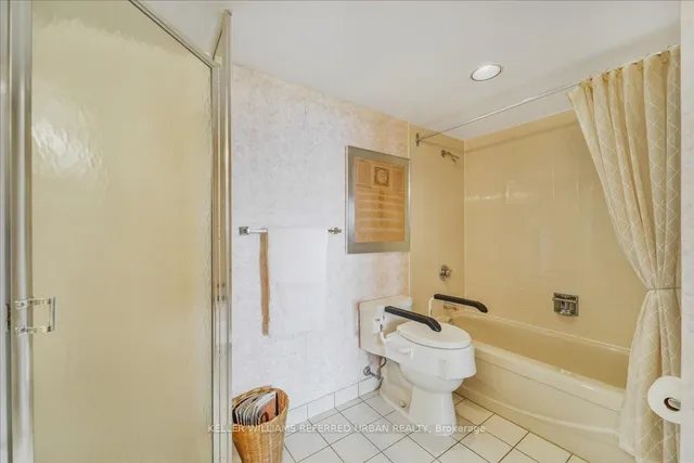 房产图片 27 - 175 Bamburgh Circ 单元 1918