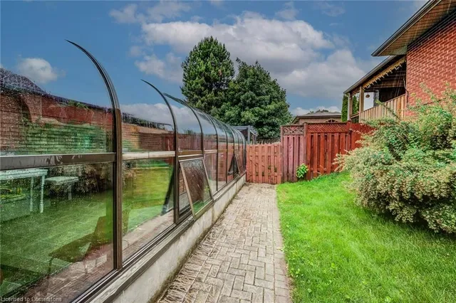 Additional image 35 of 170 Martinglen Cres