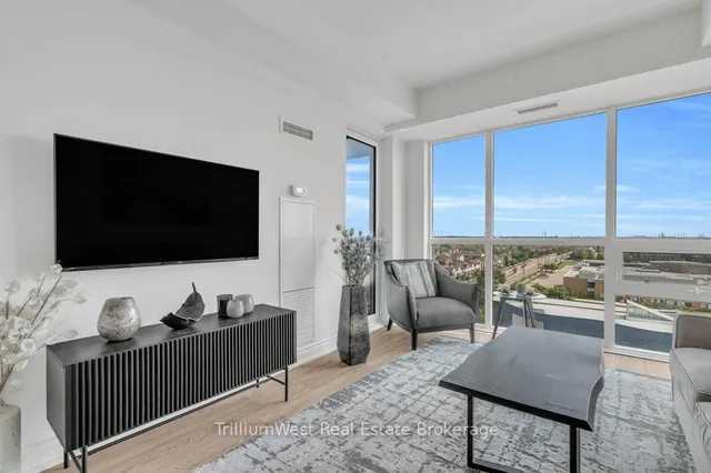 Additional image 17 of 1050 Main St Unit 1004