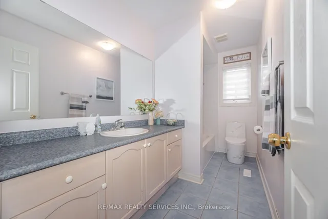 Additional image 33 of 75 Harbourtown Cres