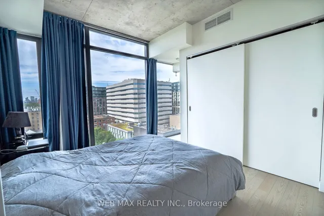 Additional image 10 of 111 Bathurst St Unit 1005