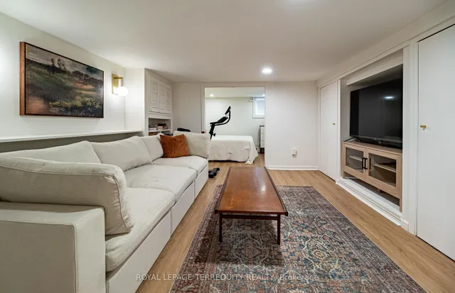 Additional image 32 of 14 Badgerow Ave