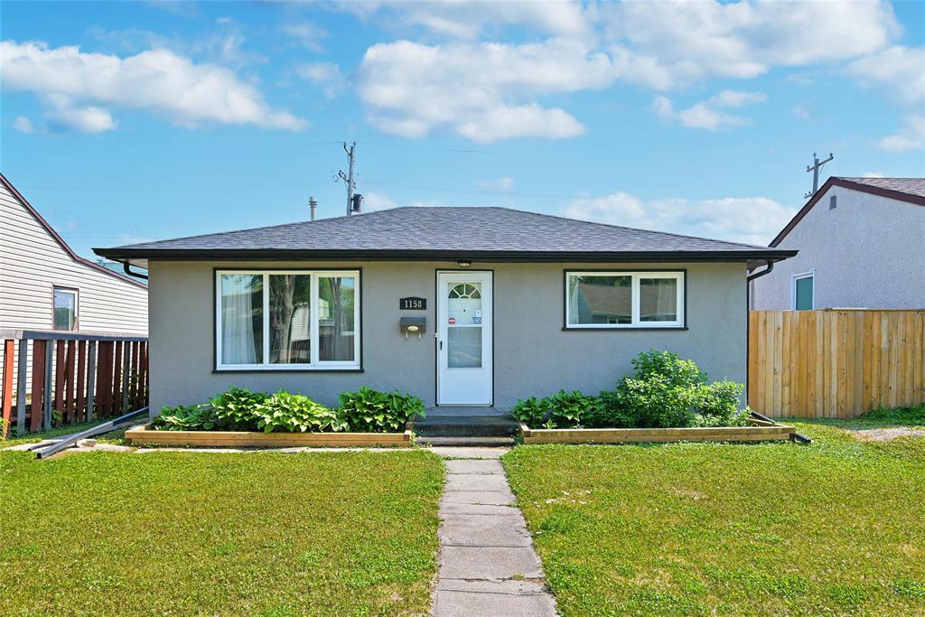 1158 Somerville Avenue|Winnipeg, Manitoba R3T1B7