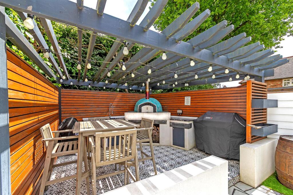 Additional image 30 of Crouch Hall Gardens, Redbourn, St. Albans