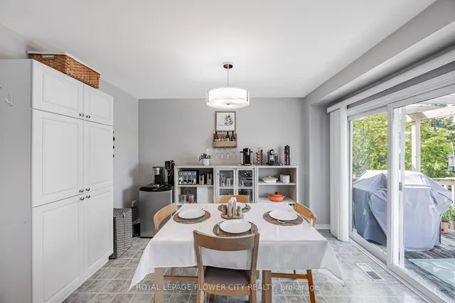 Additional image 14 of 120 Railroad St Unit 40