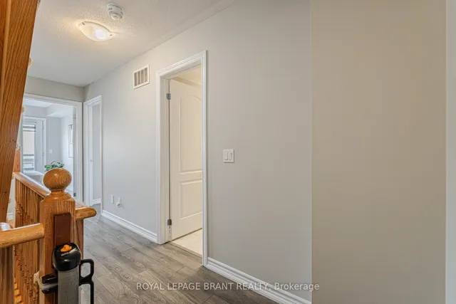 房产图片 22 - 422 Athabasca Common