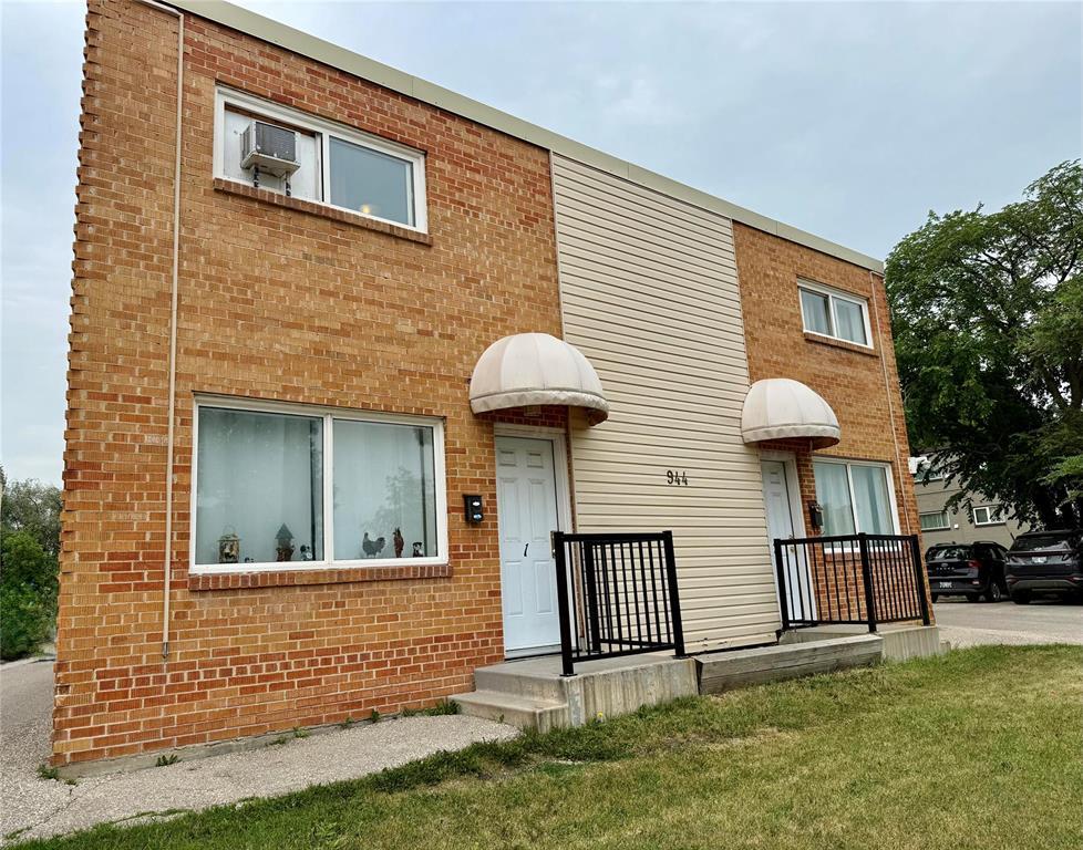 5 944 Archibald Street|Winnipeg, Manitoba R2J0Z1