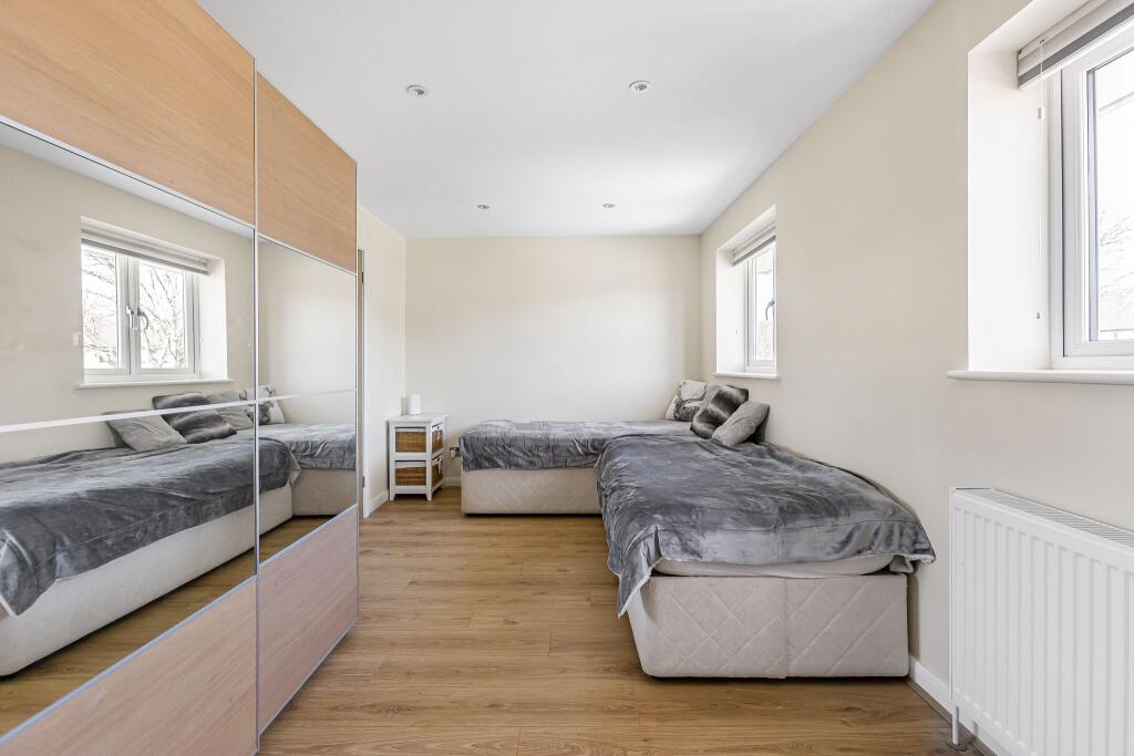 Additional image 16 of Peplins Way, Brookmans Park, AL9