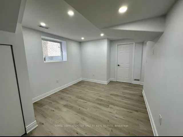 Additional image 23 of 55 Rockcliffe Dr