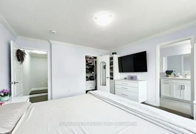 Additional image 22 of 975 Whitlock Ave Unit 20