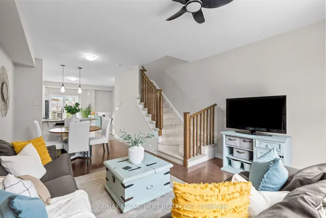 Additional image 15 of 215 Dundas St Unit 53