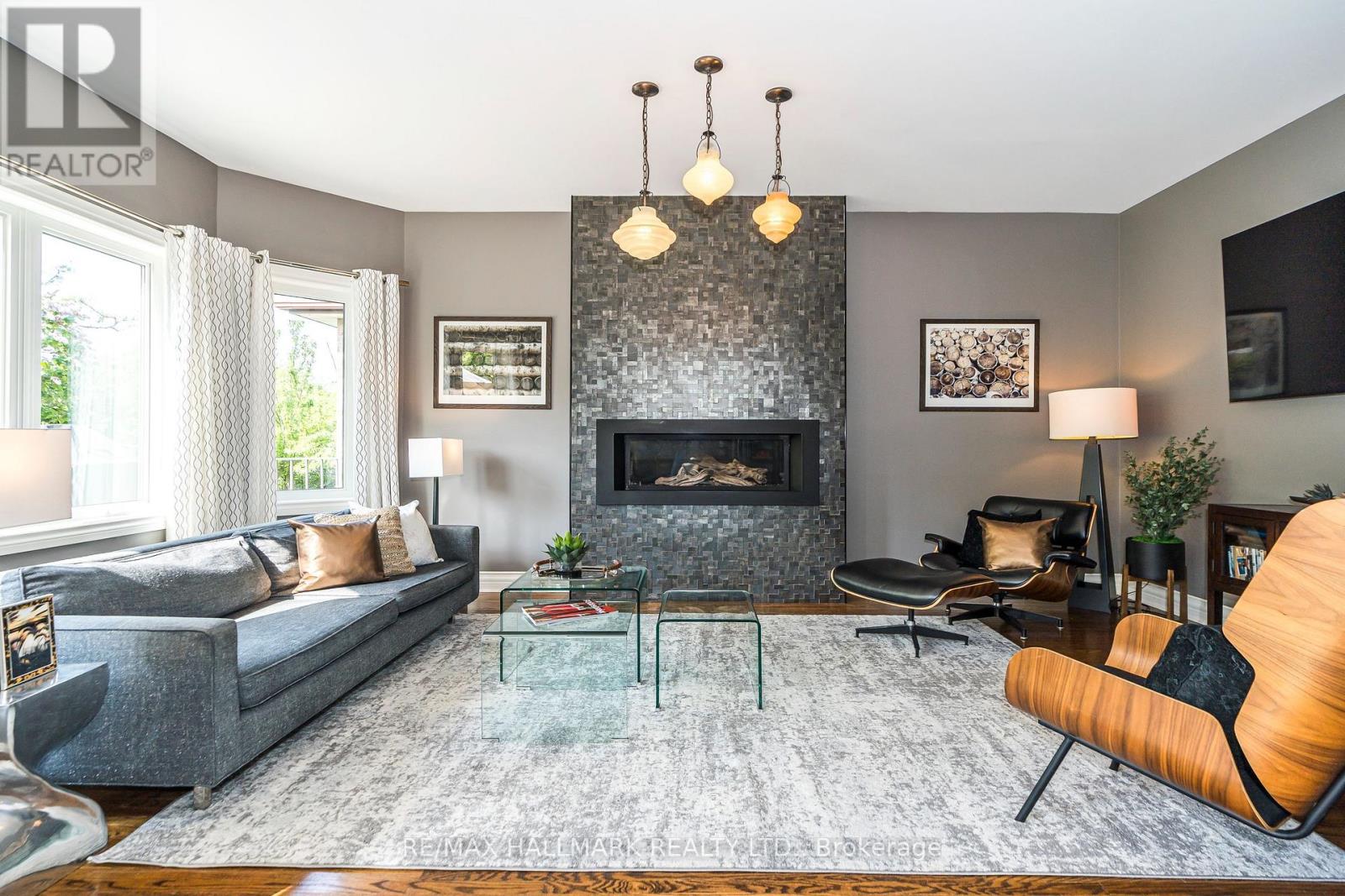 111 OAK AVENUE|Richmond Hill (South Richvale), Ontario L4C6R6