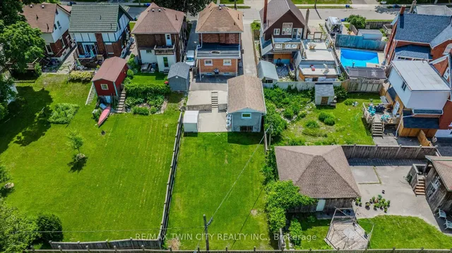 Additional image 42 of 66 Cherry St