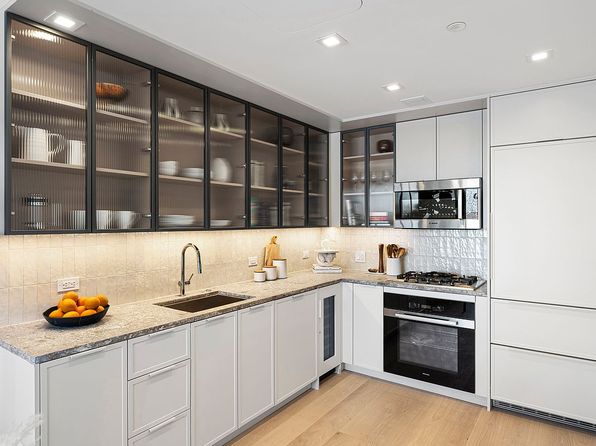 222 Broadway APT 9C, New York, NY 10002
