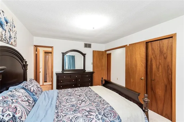 Additional image 25 of 9 Mark Pl