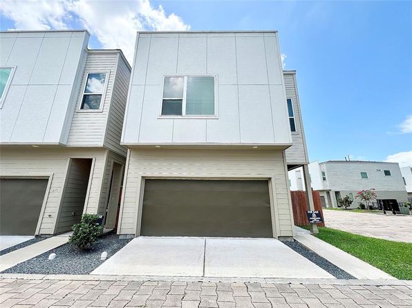 613 Thornton Oaks Ln, Houston, TX 